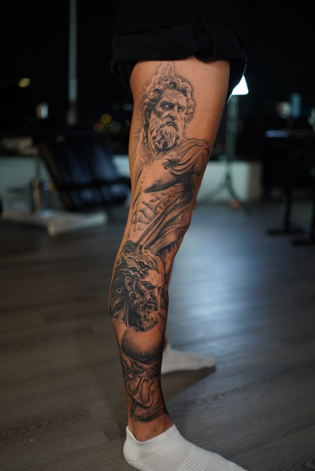 Full leg sleeve of Greek gods as statues, from thigh to ankle.
